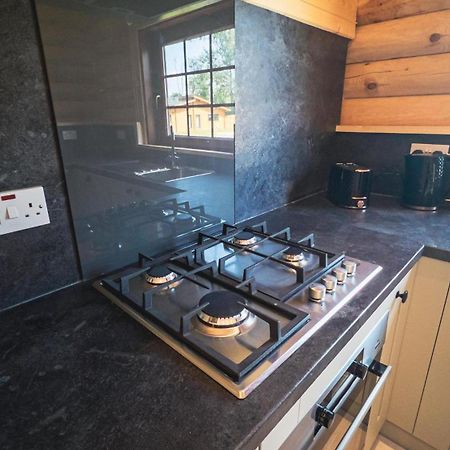 מורפת' Aspen Lodge, Amazing New Log Cabin With Hot Tub - Sleeps 6 - Felmoor Park חדר תמונה