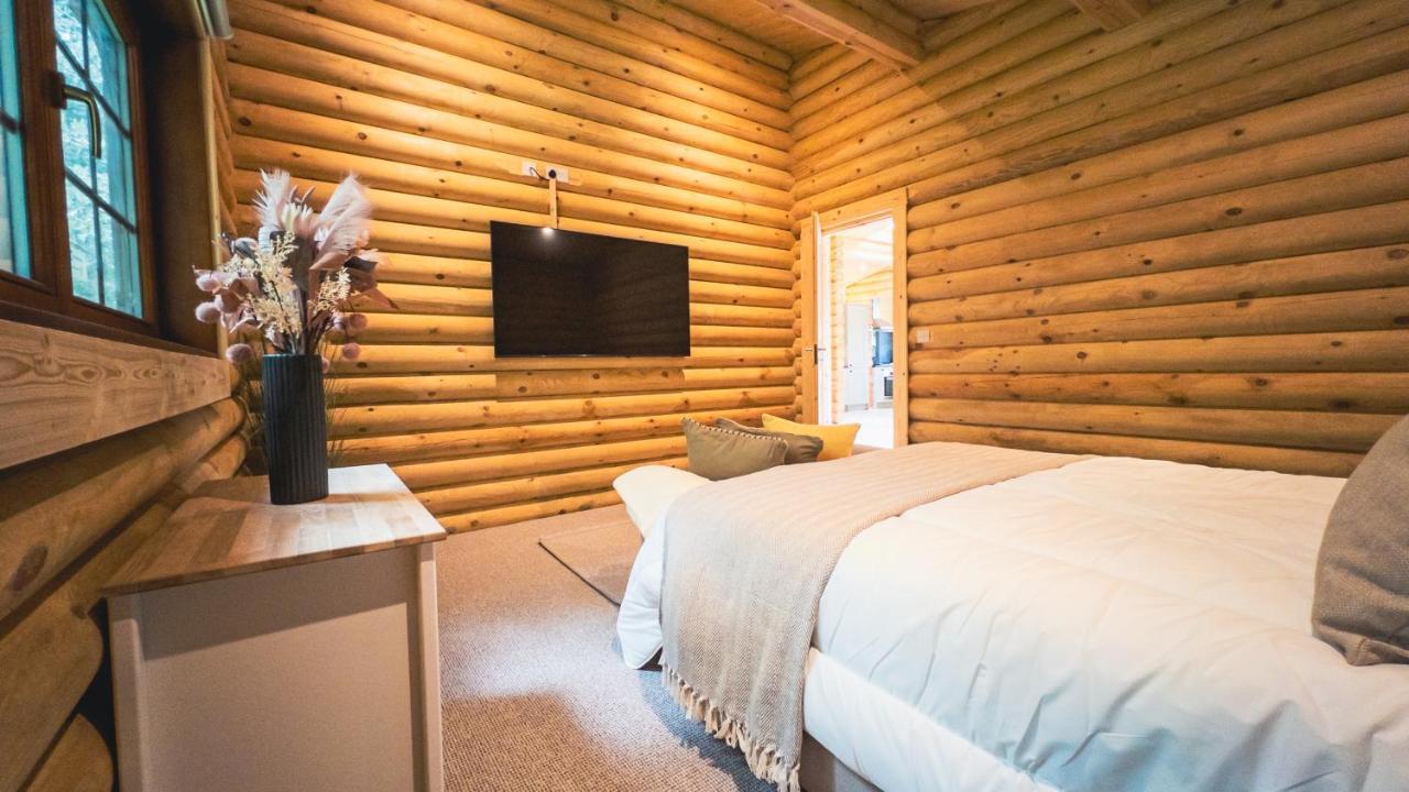 מורפת' Aspen Lodge, Amazing New Log Cabin With Hot Tub - Sleeps 6 - Felmoor Park מראה חיצוני תמונה