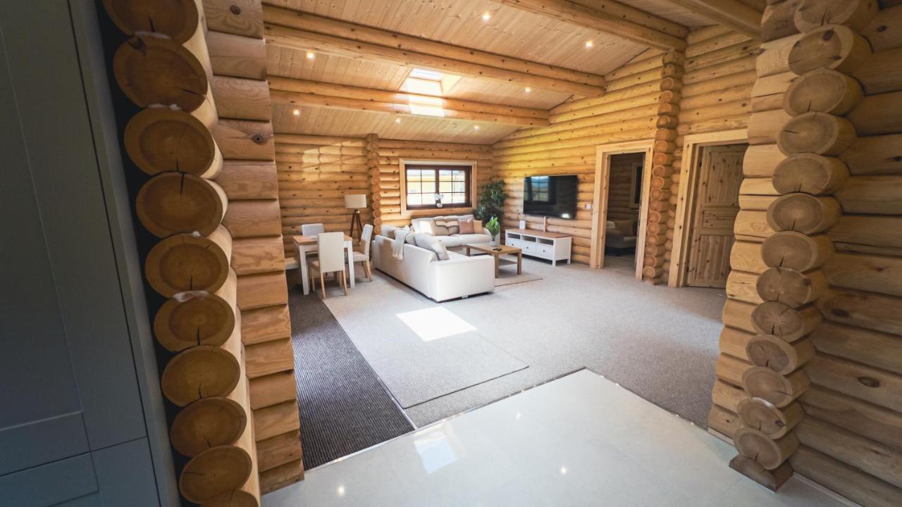 מורפת' Aspen Lodge, Amazing New Log Cabin With Hot Tub - Sleeps 6 - Felmoor Park מראה חיצוני תמונה